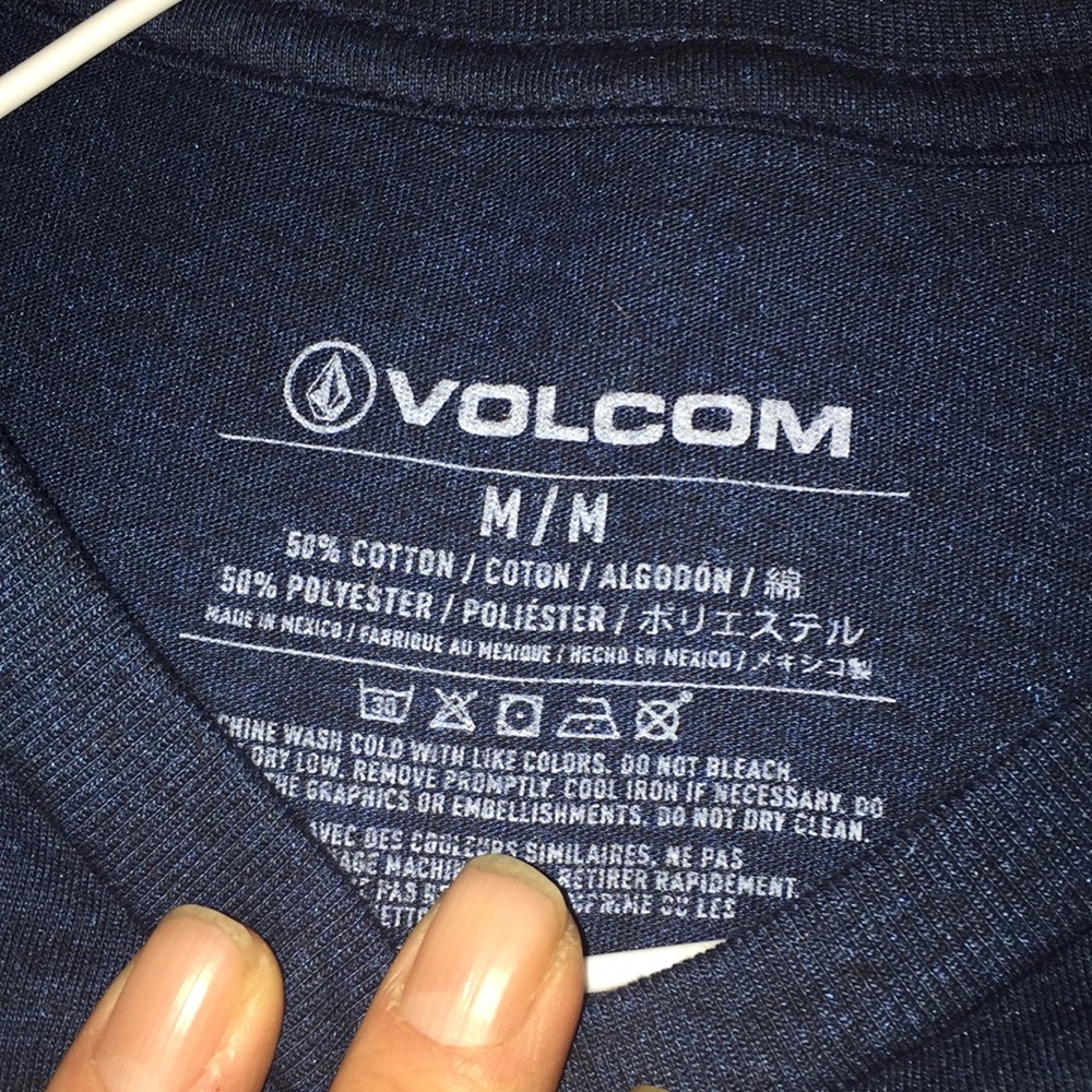 Volcom shirt - Picture 2 of 2